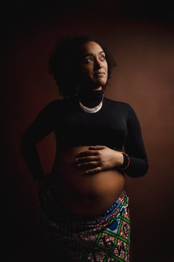 Photo de grossesse de Sabine Daho, par Elisa Baron